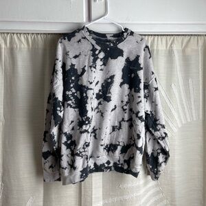 Urban Outfitters remade monochrome tie-dye crewneck